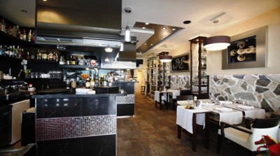 Bar.JPG (106.8 KiB) 3596 mal betrachtet Restaurant mit Bar