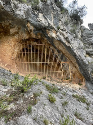 6 Höhle.JPG
