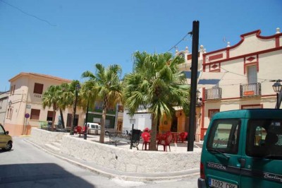 Plaza DSC_0623.JPG (102.43 KiB) 4338 mal betrachtet Die Plaza vor Kirche und Rathaus...