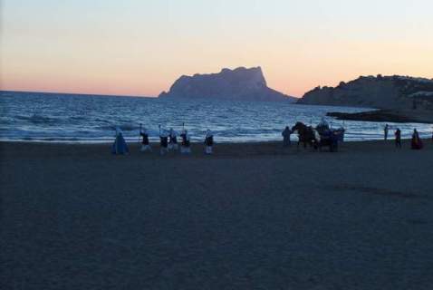 Los Reyes - Ankunft der Heiligen Drei Könige am Strand von Moraira