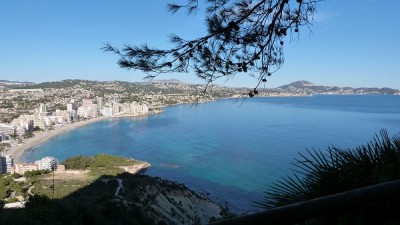 P1000252.JPG (100.16 KiB) 5295 mal betrachtet der Fossa-Strand, Richtung Moraira, rechts der Cumbre del Sol