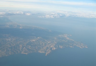 Das Gemeindegebiet von Jávea aus der Luft. Am Ende der Landzunge: Cabo de la Nao