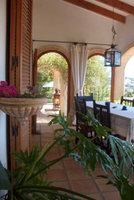 K800_IM000791.JPG (53.71 KiB) 8264 mal betrachtet Porche mit Essplatz