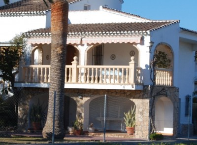 Naya-Porche.jpg (528.33 KiB) 7643 mal betrachtet Porche mit Tosca-Stein