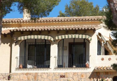 K800_verglaster Porche DSC_0465 (2).JPG (122.54 KiB) 8268 mal betrachtet Verglaster Porche