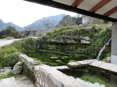 P1020057.JPG (161.93 KiB) 8898 mal betrachtet das Waschhaus von Beniali