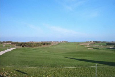 Golfplatz El Saler (Valencia), im Hintergrund das Mittelmeer