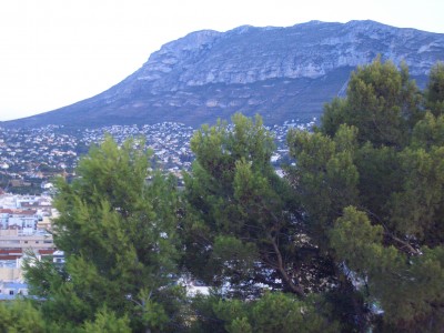 Blick von der Burg auf den Montgó