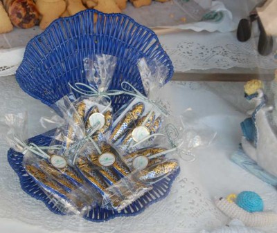 Süßigkeiten DSC_0894.JPG (80.69 KiB) 10139 mal betrachtet Für alle, die bis zum Schluss durchgehalten haben, gibt es ein süßes Souvenir!