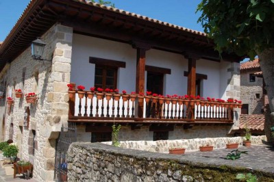 DSC_0155 in Reih und Glied was sagt man dazu.JPG (134.8 KiB) 7871 mal betrachtet Pendant: Geranien akkurat in Reih und Glied