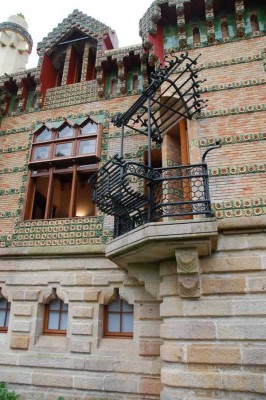 Erker mit Balkon, Fenster