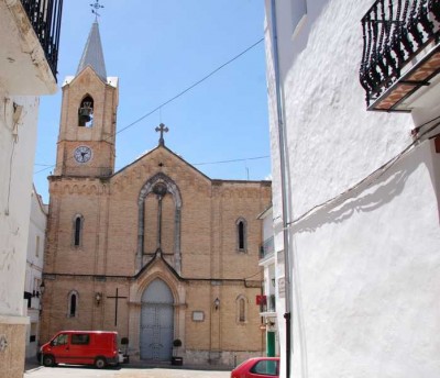 Die Pfarrkirche San Pedro Apóstol wurde auf einer alten gotischen Kirche errichtet.