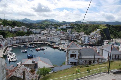 DSC_1366 Das Fischerstädtchen Luarca mit seinem malerischen kleinen Hafen.JPG (135.29 KiB) 7718 mal betrachtet Das Fischerstädtchen Luarca (Asturien) mit seinem malerischen kleinen Hafen.