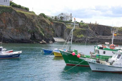 Der winzige Hafen von Tapia, im Westen Asturiens