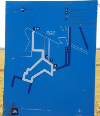 Albu Fahrradwege.JPG (61.04 KiB) 8603 mal betrachtet Fahrradwege in der Albufera (zum Vergrößern auf das Foto klicken)