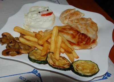 Das lachende Ei mit Hähnchen - darüber würden sich Kinder freuen