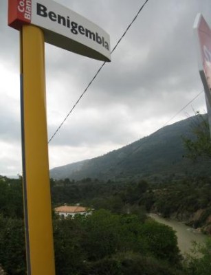 Der sonst recht trockene Río Jalón (oder Río Gorgos) heute Nachmittag in Benigembla