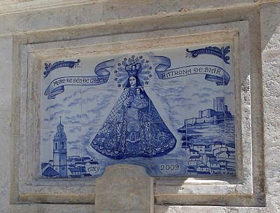 Kachelbild der Fuente de la Torreta.JPG (189.96 KiB) 5009 mal betrachtet Kachelbild über der Fuente de la Torreta (Foto Citronella)