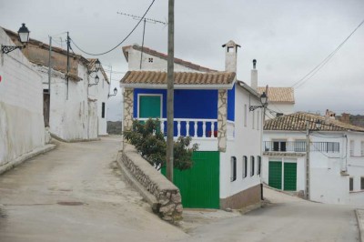 1 Valeria DSC_0419.JPG (106.02 KiB) 7702 mal betrachtet Hier in Valeria begann bei bitterkalten 8 Grad unser langer Fußweg zu den Ruinen.