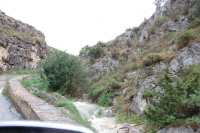 Regen - rauschende Bäche.JPG (152.8 KiB) 7581 mal betrachtet rauschende Bäche, wo vorher kein Wasser floss