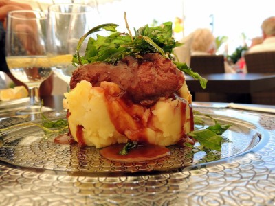 DSCN3110.JPG (1.52 MiB) 3590 mal betrachtet Entenbrust auf Kartoffelpürree mit Rucola