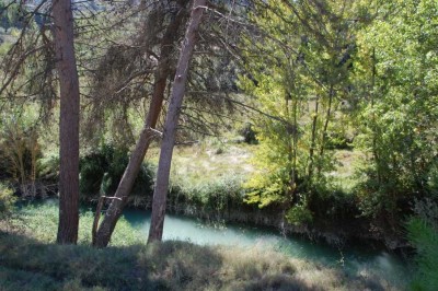 56 blau DSC_0738.JPG (157.67 KiB) 1646 mal betrachtet Der Fluss von oben: fast schon kitschig blau