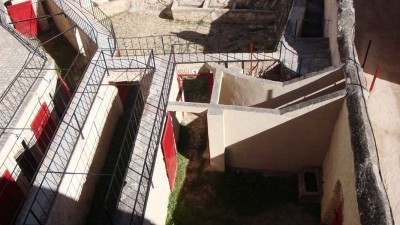 Hinter der Arena: Die Boxen