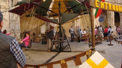 1 Kinderbelustigung Karussel DSC03769.JPG (99.57 KiB) 5983 mal betrachtet Kinderbelustigung: Altes Karussell