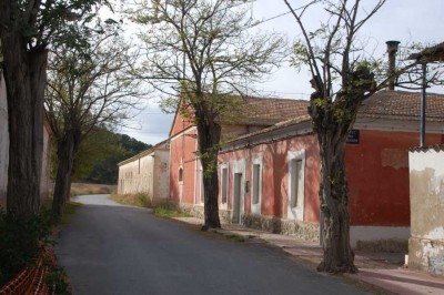 DSC_0062 Hauptstraße, rechts Einfahrt zur Mühle.JPG (138.67 KiB) 2355 mal betrachtet Hauptstraße, rechts die Einfahrt zur Mühle