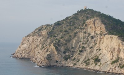 Wachturm - Torre de vigilancia, erbaut zum Schutz vor Piratenüberfällen <br />© Oliva B./Elke