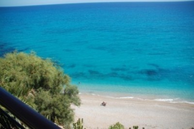 Traumhafte Lage unterhalb des Hotels Montíboli - die Playa Esparelló<br />© Oliva B.