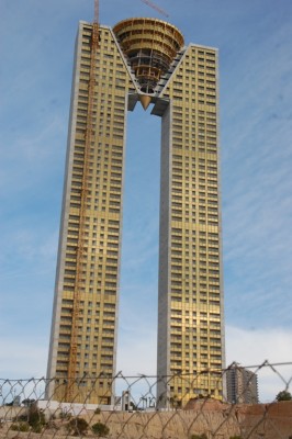 C vor dem Bauzaun Direkt davot DSC_0700.JPG (295.54 KiB) 4625 mal betrachtet Das Gelände ist mit einem Bauzaun abgeriegelt.