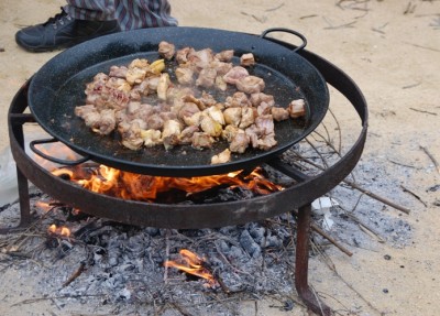 Dann wird das Fleisch angebrutzelt