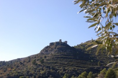 33 die alte Maurenburg.JPG (125.52 KiB) 2369 mal betrachtet während auf der anderen Seite des Barrancos die alte Maurenburg thront.