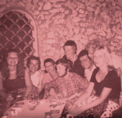 Verblasstes Kenia-Foto anno 1974: Im Bild ganz links Oliva und Olivo :-))<br />Ich vermute mal, heute würden sich die abgebildeten Personen  auf dem Foto kaum noch wiedererkennen.