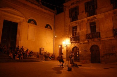 und Serenade auf derselben Piazza