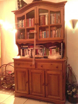 Vitrinenschrank