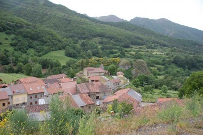 DSC_1587 Dörfer die sich ducken im Schatten der Berge.JPG (133.76 KiB) 7560 mal betrachtet Dörfer, die sich im Schatten der Berge ducken,