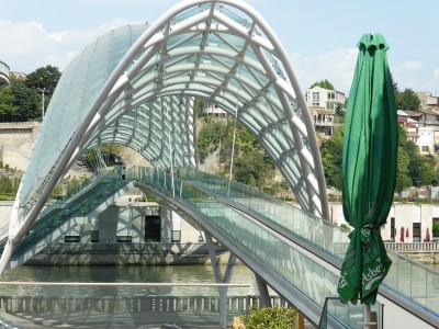 P1000568.JPG (237.62 KiB) 5181 mal betrachtet neu seit 5 Jahren: Fußgängerbrücke über den Fluss Mkwari