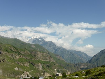 hinter dem Pass der sog. Grossen Heerstraße, ca. 10 km vor der russischen Grenze