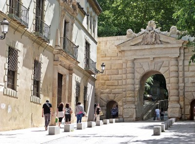 Puerta de las Granadas