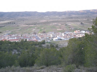 Blick auf Cañada, fotografiert von der Sierra de la Villa<br />Foto: Enrique Íñiguez Rodríguez (Qoan)<br />Titel: Vista de la Cañada desde la Sierra de la Villa (sendero SL-CV 76)<br />Lizenz: CC BY-SA 3.0