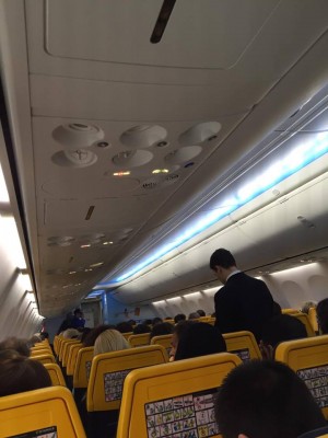 Ryanair2.jpg (62.84 KiB) 2456 mal betrachtet Fehlende Werbe-Plakatierung