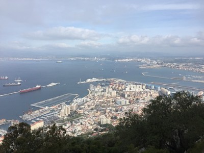 vom Affenfelsen Blick auf die Stadt