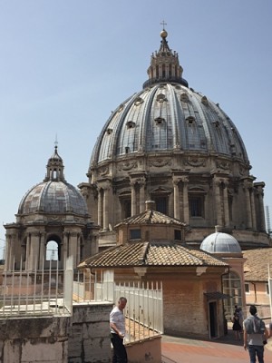 Petersdom gesehen von hinten