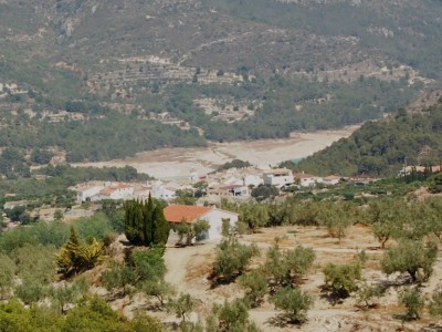 Guadalest am 18.08-.JPG (284.9 KiB) 3094 mal betrachtet Stausee von Guadalest vor 10 Tagen (18. August 2016)