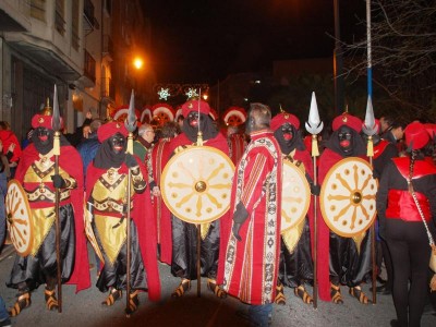 Ein wenig &quot;Moros i Cristians&quot; ist auch bei der Cabalgata dabei