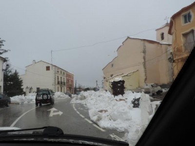 Noch Tage nach dem Schneefall: Schneemassen in Facheca (El Comtat) 769 m ü. M.