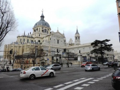 Kathedrale mit Vierungskuppel