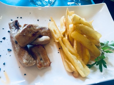 IMG_6057.JPG (167.5 KiB) 3032 mal betrachtet Secreto Ibérico con patatas teja, miel y sésamo